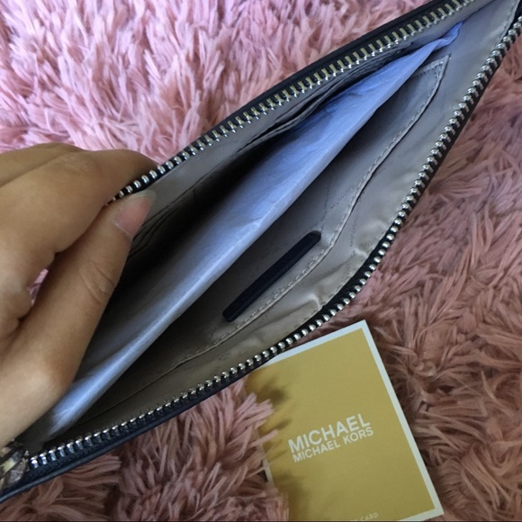 Michael Kors Clutch/ Wristlet - Picture 4 of 4